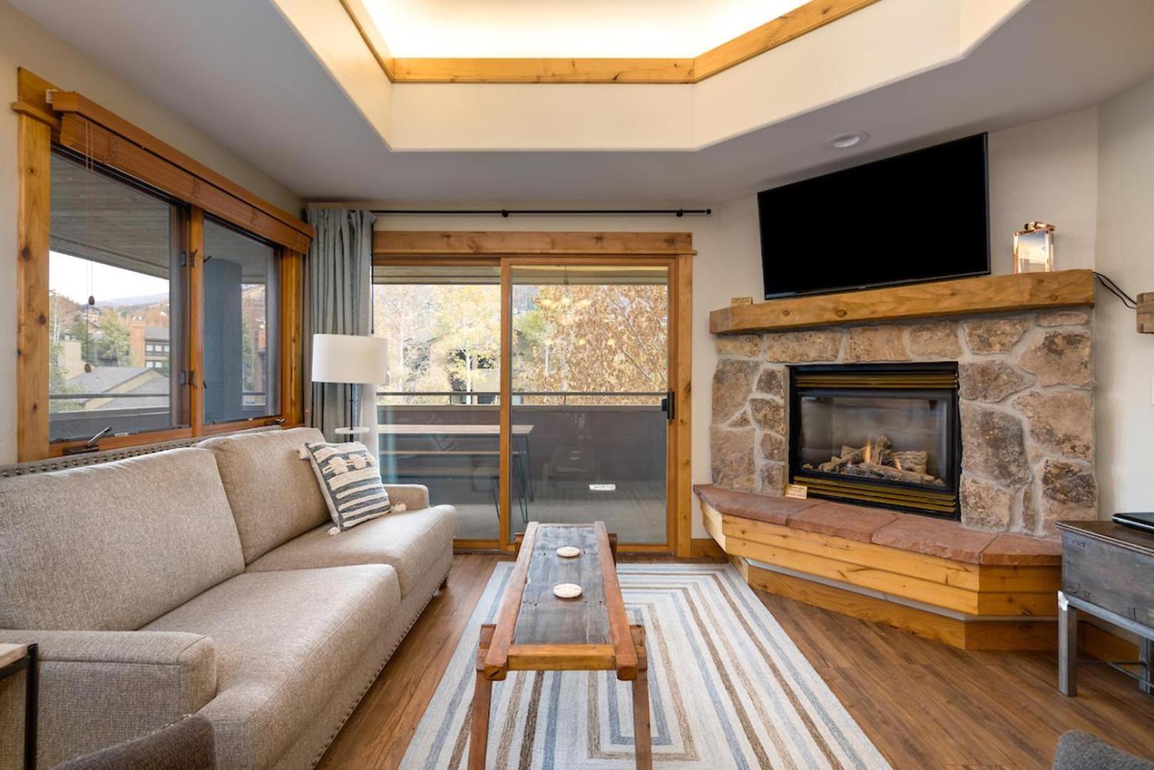 #1012 - Walk To Ski, Newly Remodeled Mountain View Condo With Pool Steamboat Springs Kültér fotó